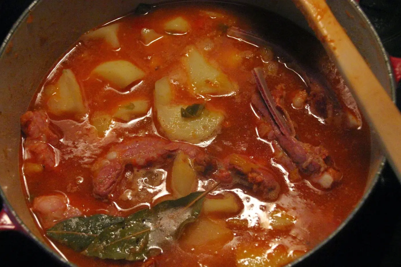Costillas con patatas: foto del paso a paso