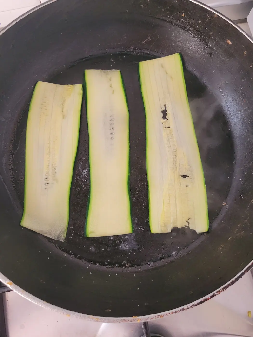 Canelones de calabacín con farsa de gambas: foto del paso a paso
